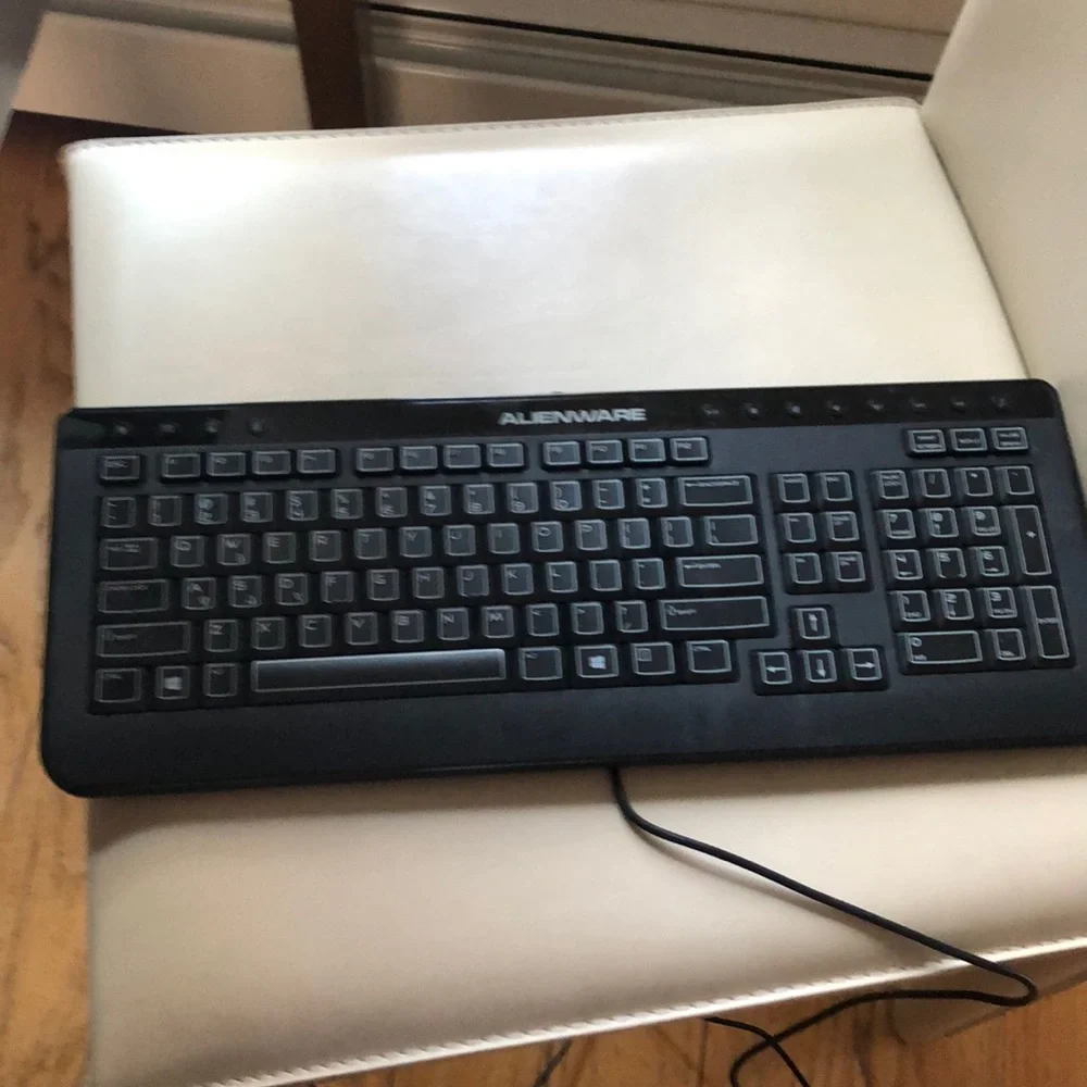 ALIENWARE keyboard. Like new. Barely used. Works perfectly. Tactile keyboard.